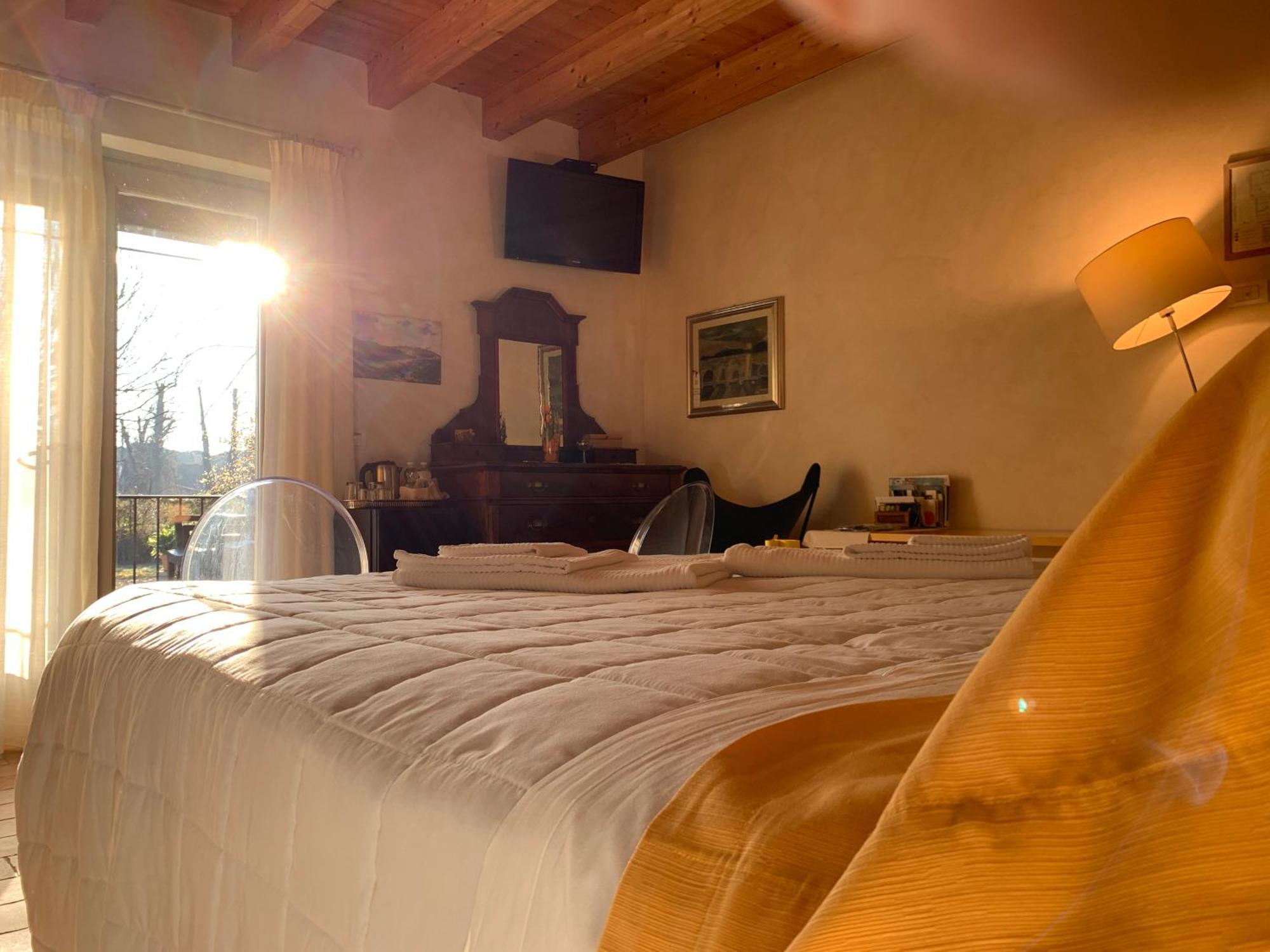 L'Isolo B&B E Case Vacanza Monzambano Exteriér fotografie